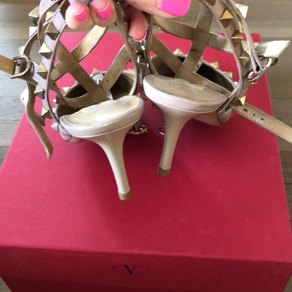 Valentino Garavani rockstud heels 7.5 only worn a few times - Picture 5 of 5